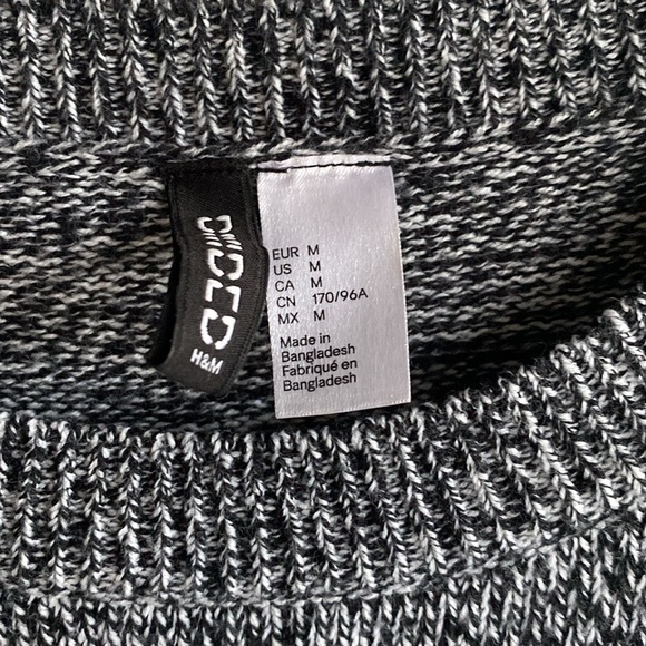 Divided H&M Women’s Sweater - Picture 4 of 4